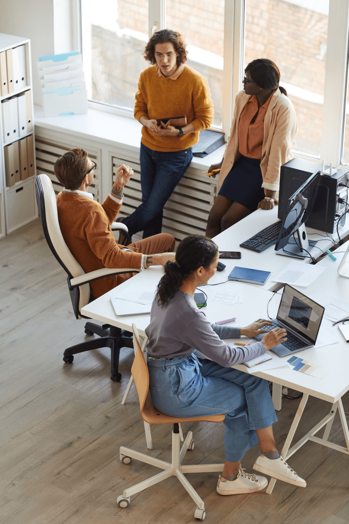 An informal conversation in the office
